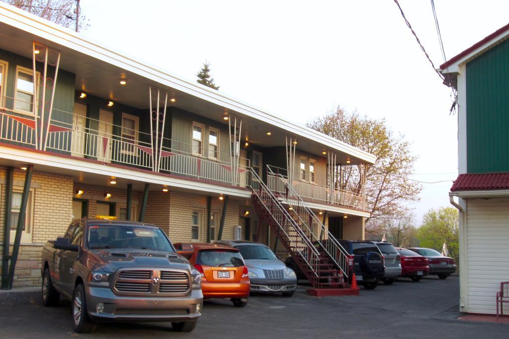 Motel Saint-Hilaire Mont-Saint-Hilaire Buitenkant foto